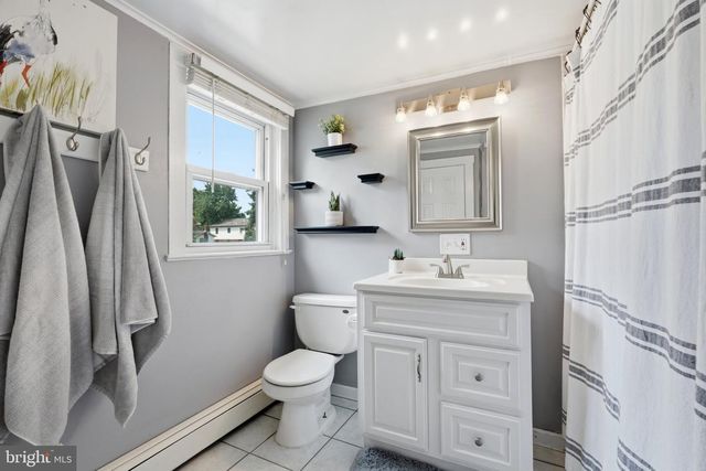 30 HILL AVE, Morrisville, PA 19067