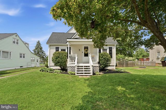 30 HILL AVE, Morrisville, PA 19067