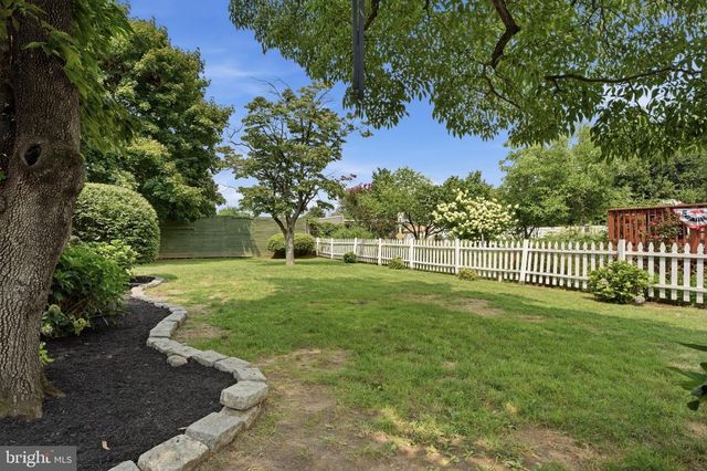 30 HILL AVE, Morrisville, PA 19067