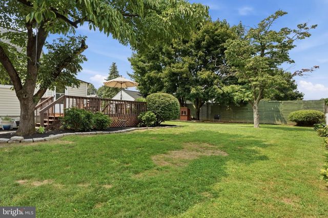 30 HILL AVE, Morrisville, PA 19067