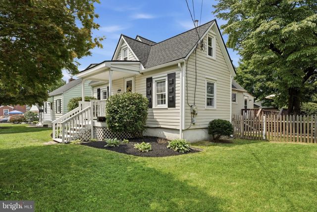 30 HILL AVE, Morrisville, PA 19067