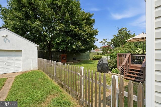 30 HILL AVE, Morrisville, PA 19067