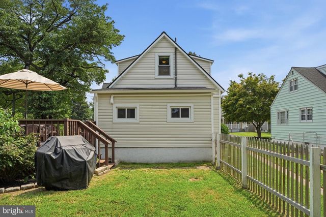 30 HILL AVE, Morrisville, PA 19067