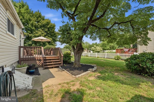 30 HILL AVE, Morrisville, PA 19067