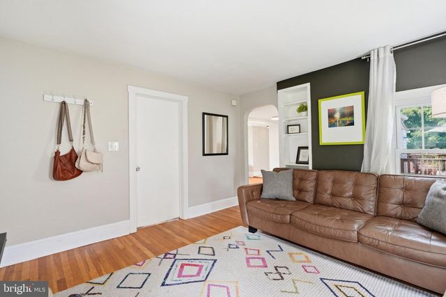 30 HILL AVE, Morrisville, PA 19067