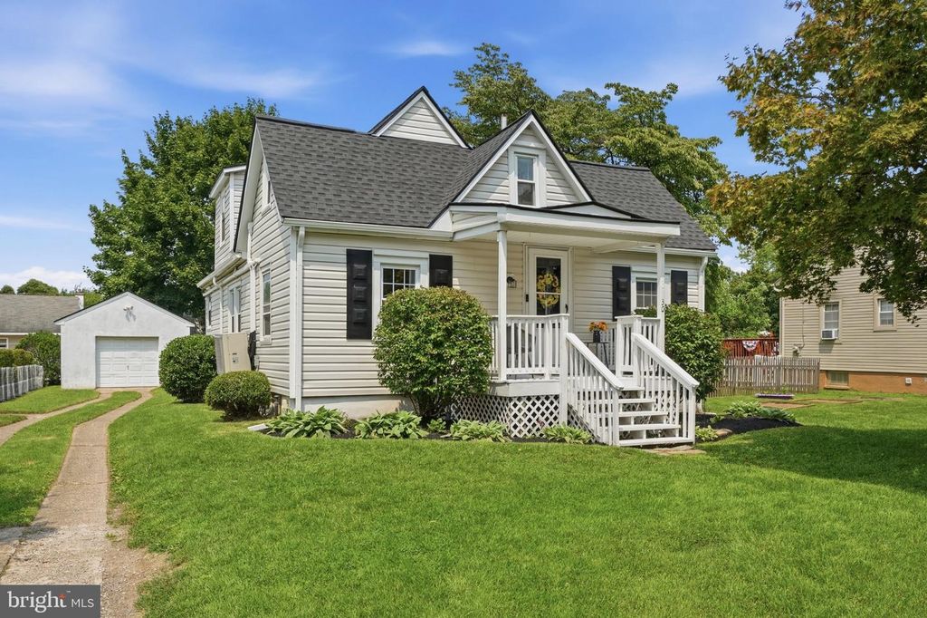 30 HILL AVE, Morrisville, PA 19067