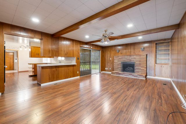 4948 E Townsend Avenue, Fresno, CA 93727