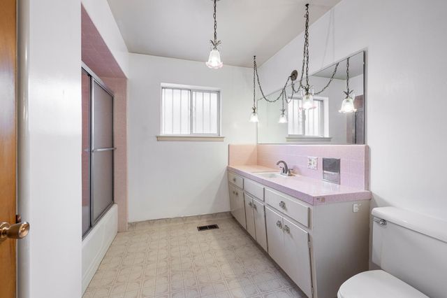 4948 E Townsend Avenue, Fresno, CA 93727