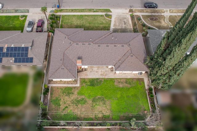 4948 E Townsend Avenue, Fresno, CA 93727