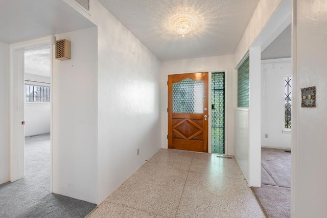 4948 E Townsend Avenue, Fresno, CA 93727