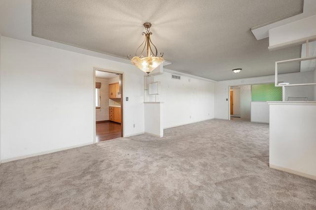 4948 E Townsend Avenue, Fresno, CA 93727