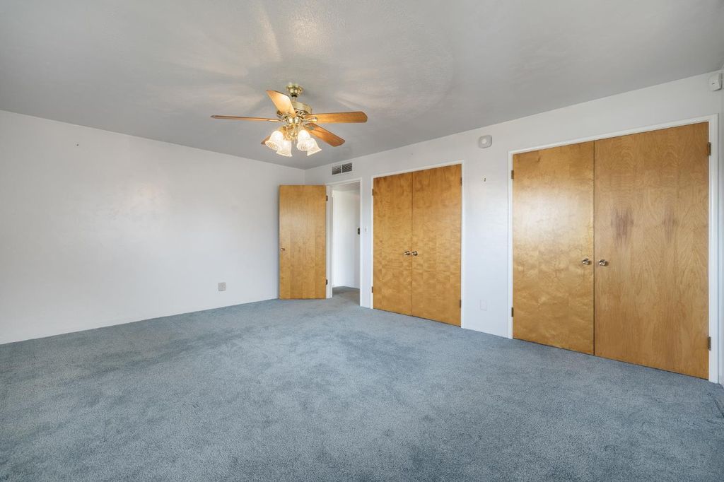 Image 19 of property listing at 4948 E Townsend Avenue, Fresno, CA 93727