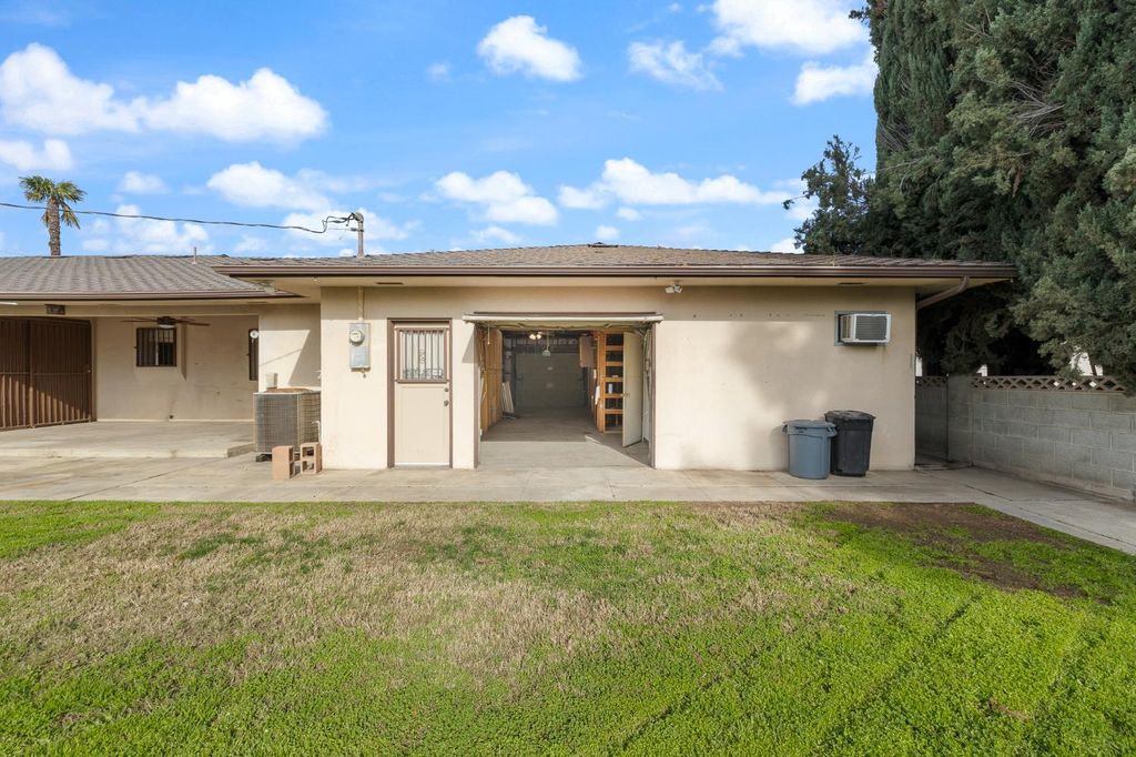 Image 23 of property listing at 4948 E Townsend Avenue, Fresno, CA 93727