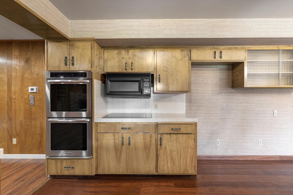 Image 6 of property listing at 4948 E Townsend Avenue, Fresno, CA 93727