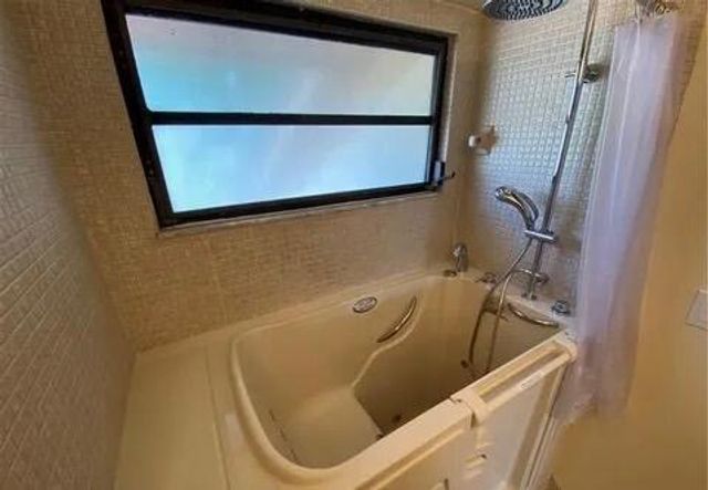 8321 SW 39th Court, Davie, FL 33328