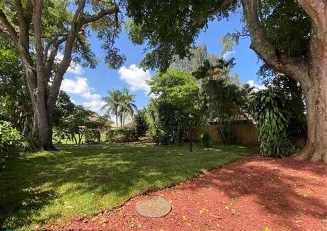 8321 SW 39th Court, Davie, FL 33328