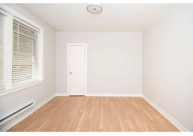 511 W Belmont Avenue 34, Chicago, IL 60657