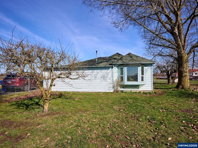 10093 Wiseacre Ln NE, Aurora, OR 97002