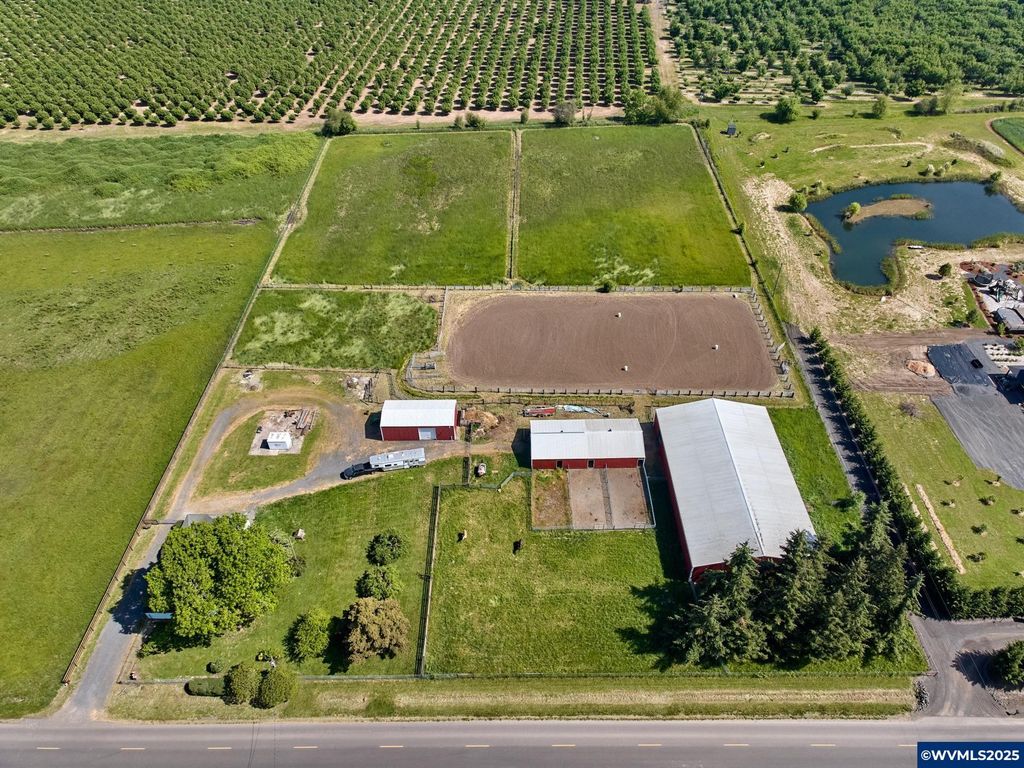 10093 Wiseacre Ln NE, Aurora, OR 97002