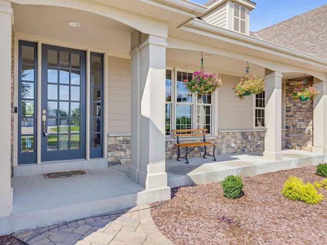W224S7321 Glenecho ROAD, Big Bend, WI 53103