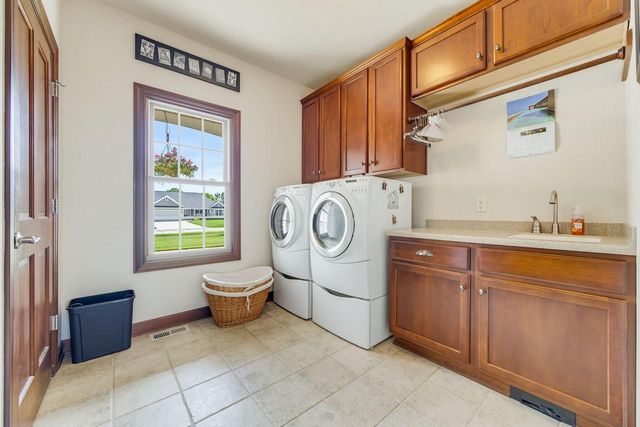 W224S7321 Glenecho ROAD, Big Bend, WI 53103