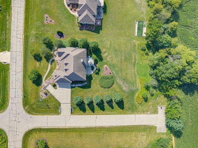 W224S7321 Glenecho ROAD, Big Bend, WI 53103