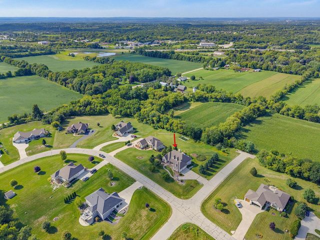 W224S7321 Glenecho ROAD, Big Bend, WI 53103