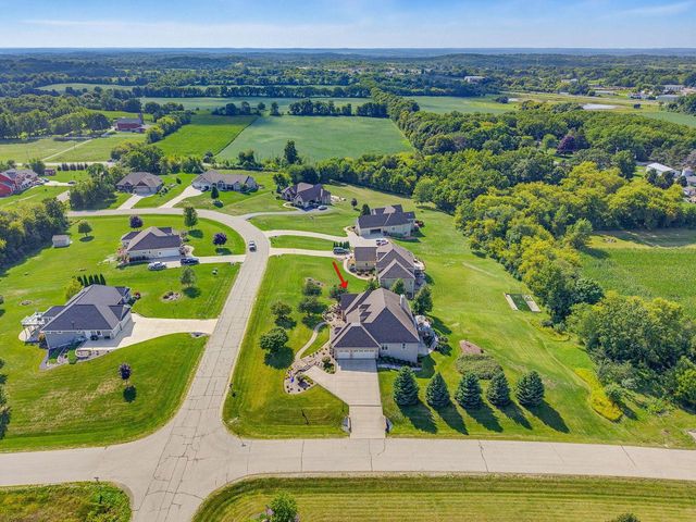 W224S7321 Glenecho ROAD, Big Bend, WI 53103