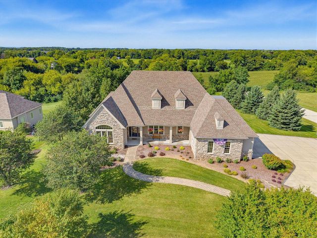 W224S7321 Glenecho ROAD, Big Bend, WI 53103