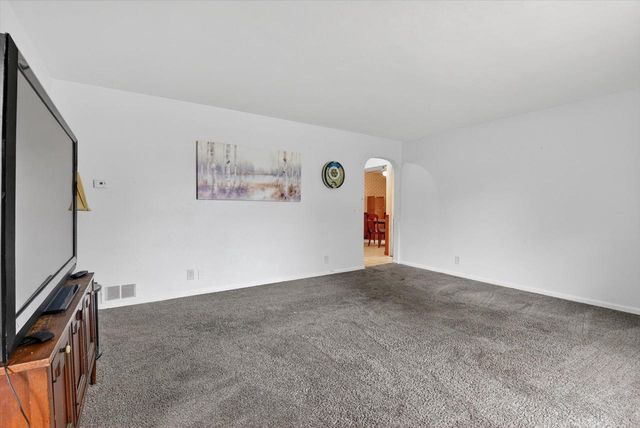 5426 39th AVENUE, Kenosha, WI 53144