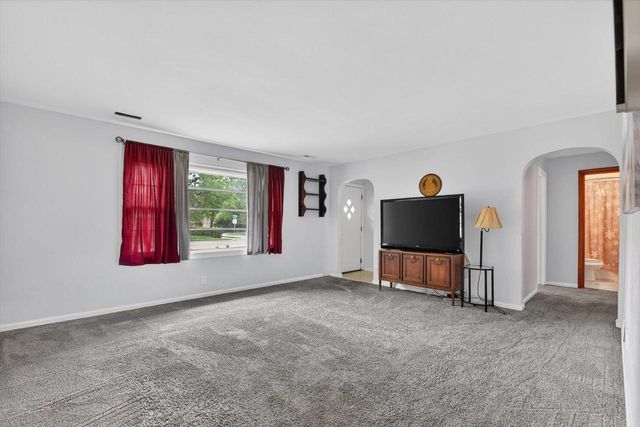 5426 39th AVENUE, Kenosha, WI 53144