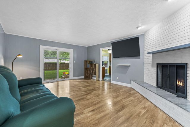 1514 West Swan Street, Springfield, MO 65807