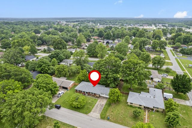 1514 West Swan Street, Springfield, MO 65807