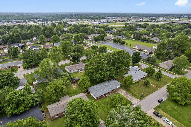 1514 West Swan Street, Springfield, MO 65807