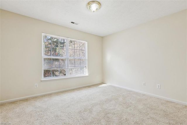 103 Vixen CT, Yorktown, VA 23693