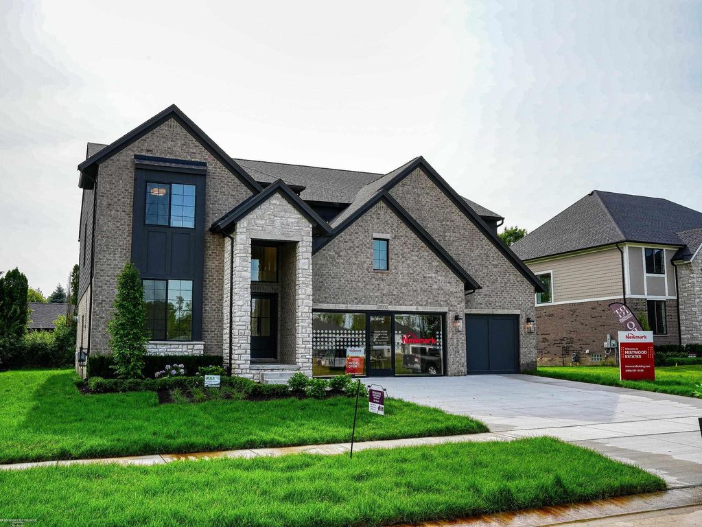 50930 Mistwood Drive, Macomb, MI 48042
