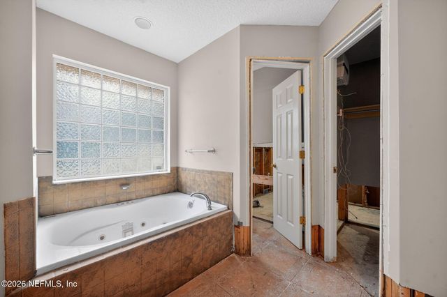 4402 KENNDLE Road, Jacksonville, FL 32208