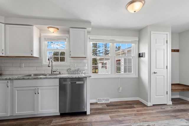 1914 LILAC LANE, Green Bay, WI 54302