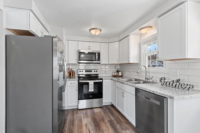 1914 LILAC LANE, Green Bay, WI 54302