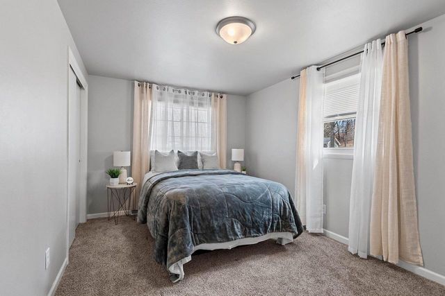 1914 LILAC LANE, Green Bay, WI 54302