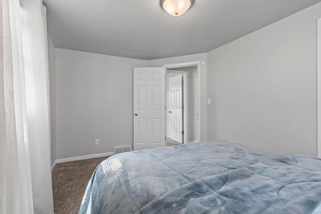 1914 LILAC LANE, Green Bay, WI 54302