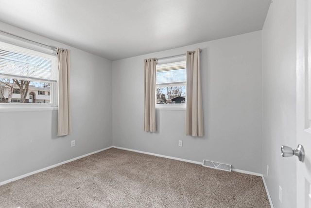 1914 LILAC LANE, Green Bay, WI 54302