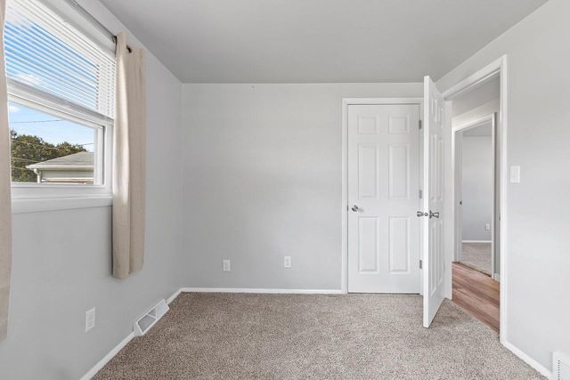 1914 LILAC LANE, Green Bay, WI 54302