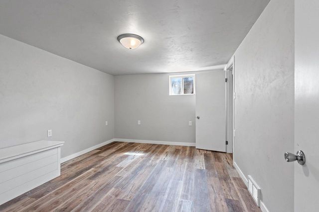 1914 LILAC LANE, Green Bay, WI 54302