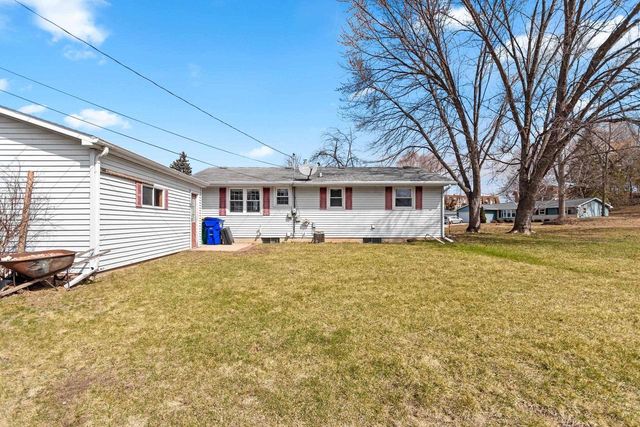 1914 LILAC LANE, Green Bay, WI 54302