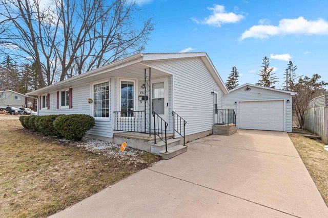 1914 LILAC LANE, Green Bay, WI 54302