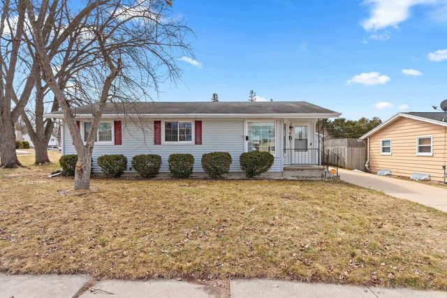 1914 LILAC LANE, Green Bay, WI 54302