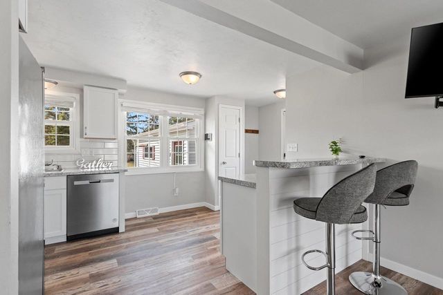 1914 LILAC LANE, Green Bay, WI 54302