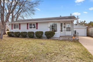 1914 LILAC LANE, Green Bay, WI 54302