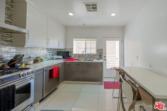 2256 Montrose Avenue 2, Montrose, CA 91020